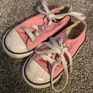 Girls converse